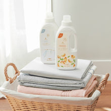 Cargar imagen en el visor de la galería, MANDARIN CORIANDER CONCENTRATED LAUNDRY DETERGENT